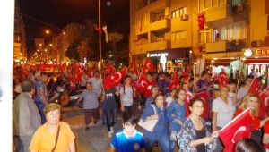 İzmir'de Bayrağını Alan Fener Alayına Koştu