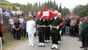 İzmir Şehidini Binlerce Kişiyle Uğurladı
