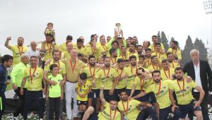 Şampiyon Menemenspor Kupasını Alarak Şampiyonluk Turu Attı