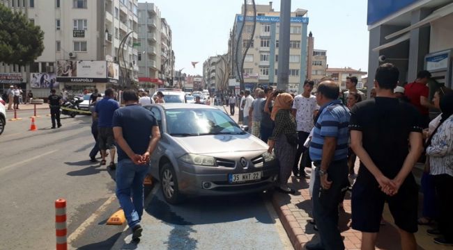 Aliağa'da karşıdan karşıya geçen kadına araba çarptı