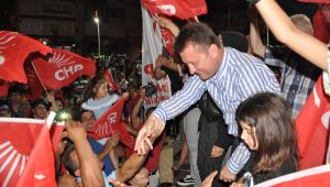 Ekrem İmamoğlu Kazandı Menemen Kutladı