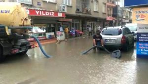 İzmir Menemen'de Yağmur Sel Oldu Aktı