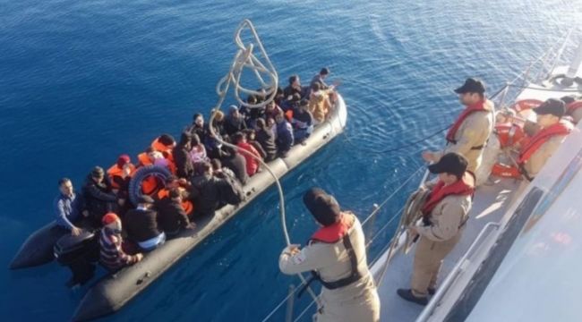 Çeşme'de 58 Kaçak Göçmen Yakalandı