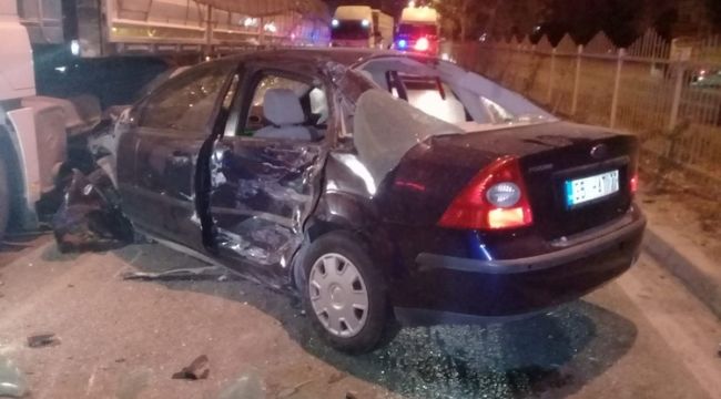 Karşı Şeride Geçip Tırın Altına Girdi