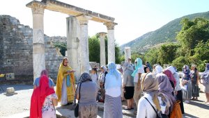 Efes'te bin yıl sonra tarihi ayin