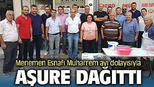 Menemen'de Esnaf Muharrem ayı dolayısıyla aşure dağıttı