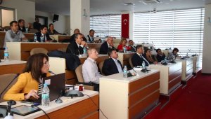 Bayraklı ulaşım projelerini arttırıyor
