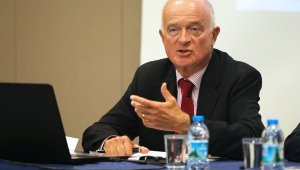 İngiltere Başbakanı Johnson'ın kararına Türk kuzeni Kuneralp de karşı