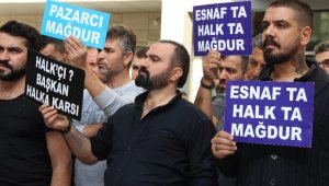 İzmir'de Pazaryeri krizlerine Gaziemir'de katıldı