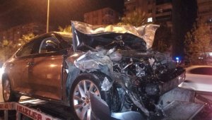 İzmir'de trafik kazası: 4 yaralı