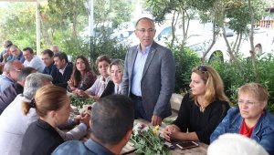 Urla Belediye Başkanı Burak Oğuz muhtarlarla buluştu