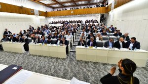 İzmir Büyükşehir Belediye Meclisi'nde gündem ESHOT oldu