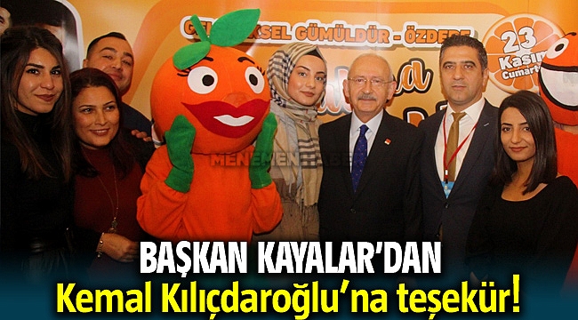 Kılıçdaroğlu Menderes standını ziyaret etti, mandalina yedi