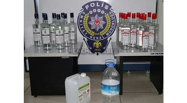 Foça'da yılbaşı öncesi bin 229 şişe kaçak içki ele geçirdi