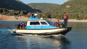 İzmir'de 28'i çocuk 60 düzensiz göçmen yakalandı