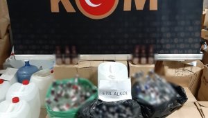 İzmir'de kaçakçılık operasyonları: 4 kişi gözaltında