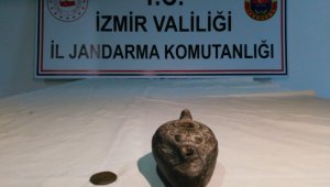 Menemen'de tarihi eserleri satmak isterken suçüstü yakalandılar