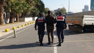 İzmir'de tekne hırsızları yakalandı