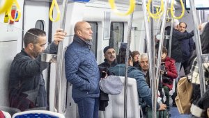Vapura binen 18 milyonuncu yolcuya ve 1 milyonuncu sürücüye çiçek