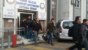 İzmir'deki büyük FETÖ operasyonunda 62 kişi tutuklandı
