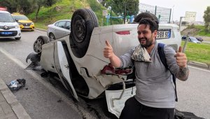 Ehliyetsiz sürücü takla attı, aracını bırakıp kaybolan telefonunu aradı