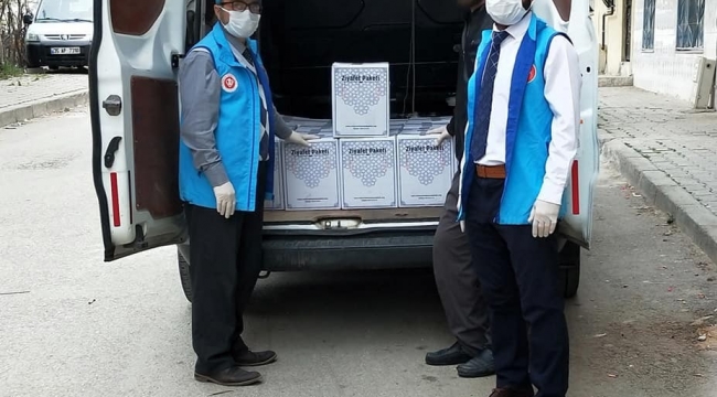 İmamlar yardıma muhtaç vatandaşların imdadına koşuyor