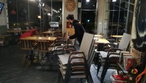 İzmir'de mekanlar boş kaldı