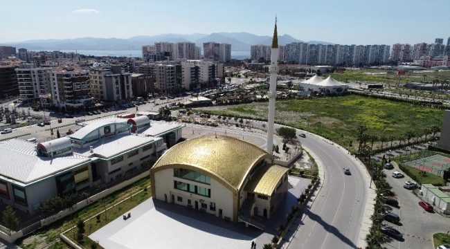 İzmir'deki camiler boş kaldı