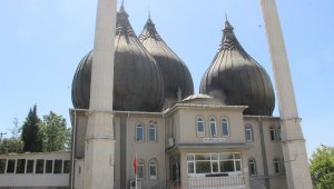 İzmir'de camilerden korsan müzik yayınına tepkiler sürüyor