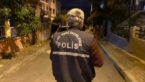 İzmir'de korkunç cinayet: 14 yerinden bıçaklanan şahıs, hayatını kaybetti