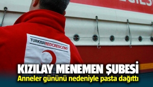 Menemen'de Türk Kızılay'dan annelere pasta ikramı