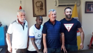 Menemenspor Nijeryalı Bulbwa'yı aldı