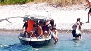 Foça'daki 4 kişinin yaşamını yitirdiği teknenin kaçan kaptanı yakalandı