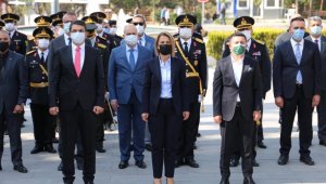 29 Ekim Cumhuriyet Bayramı çelenk sunma töreni yapıldı