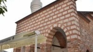 600 yıllık Kefensüzen Camii Mevlid Kandili'nde ibadete açıldı