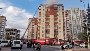 9 katlı binanın çatısında çıkan yangın korkuttu