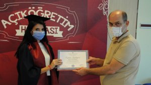 Açıköğretim Fakültesinde her mezun bir fidana dönüşüyor