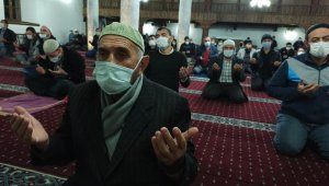 Afyonkarahisar'da Mevlid Kandili huşu içinde geçti