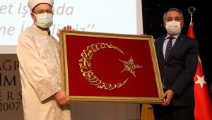 AİÇÜ'de 'Bilgi ve Hikmet Işığında İyi İnsan Yetiştirme İdealimiz' konferansı