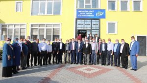 AK Partili ilçe ve belde belediye başkanları Sarıyahşi'de toplandı