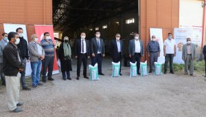 Aksaray'da meraları kurtarmak için yüzde 75 hibeli yem bitkisi dağıtıldı