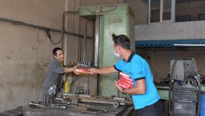 Aliağa Belediyesinden esnafa Cumhuriyet Bayramı sürprizi