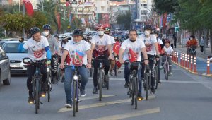 Aliağalılar cumhuriyet için sürdü