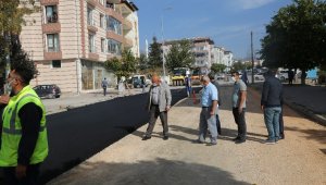 Alparslan Türkeş Caddesi'nde sıcak asfalt serimine başlandı