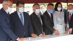 Antalya'da Türkiye'nin ilk ekolojik ortaokulunun temeli atıldı