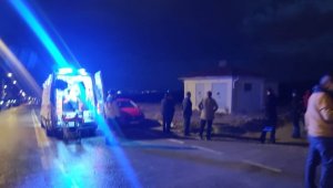 Arazi aracı ile ormanlık alanda geziye çıkan 2 arkadaş kaza yaptı