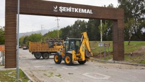 Aşağı Şehitkemal'e Aliağa Belediyesinden hizmet yağmuru