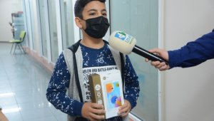 Askıda tablet kampanyasında çocukların yüzü gülüyor