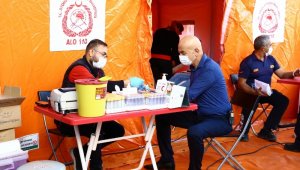Ateş savaşçıları bu sefer kan vermek için seferber oldu