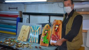 Atık malzemeleri sanat eserine dönüştürüyor